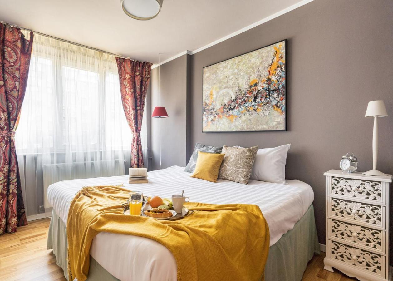 بوخارست Spacious Downtown Apartment - Old Town المظهر الخارجي الصورة